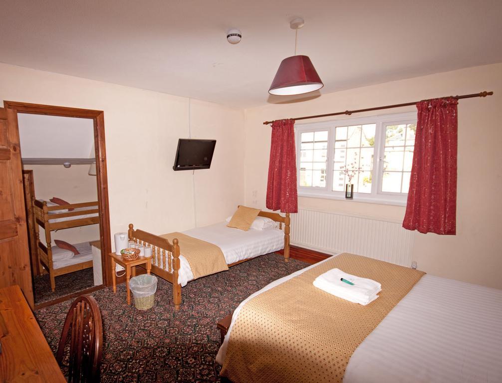 The White Hart Hotel Menheniot Oda fotoğraf